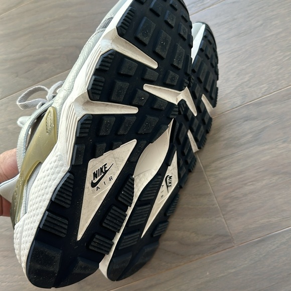 Nike Hurache - Picture 4 of 6